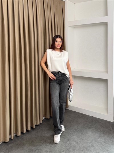 Omuz Vatkalı Modal Kumaş Tişört Beyaz