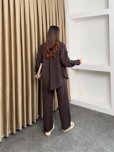 Oversize Gömlek Ve Tesla Kemerli Pantolon Kahve