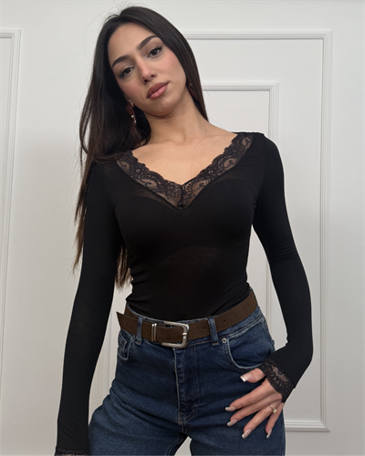 Dantel V Yaka Bluz