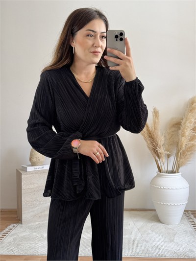Piliseli Kruvaze Takım-Siyah