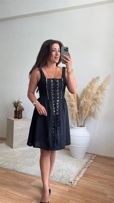 Taş ve Bağcık Detaylı Mini Elbise – Siyah