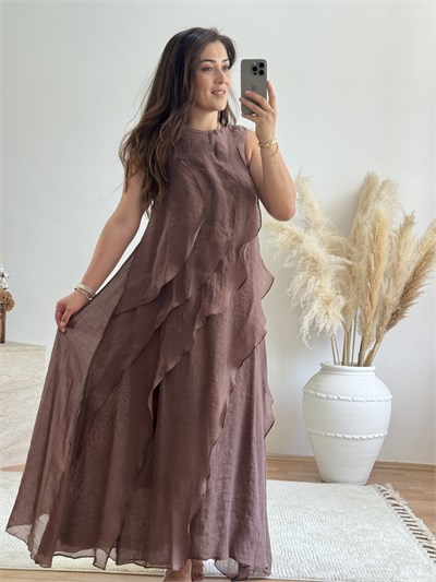 Volan Detaylı Maxi Elbise – Kahve