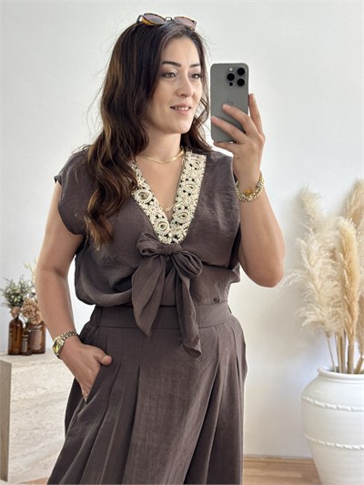 Yaka İşleme Detaylı Bluz-Kahve