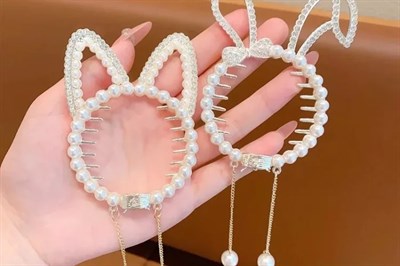 İnci Sarkıtlı Kedi Topuz Tokası
