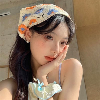 Çiçek Desenli Karışık Örme Bohem Bandana