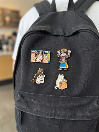 One Piece Luffy & Sevimli Kedi 4Lü Rozet Seti