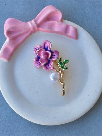 İnci Detaylı Pembe Gül Broş