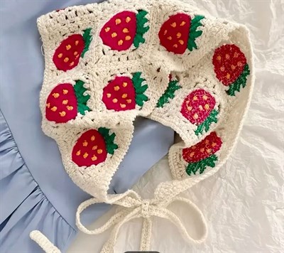 Çilek Desenli Örme Bohem Bandana