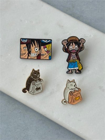 One Piece Luffy & Sevimli Kedi 4Lü Rozet Seti