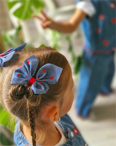 Minik Kırmızı Kalp Detaylı Kot Denim Kurdele Klips