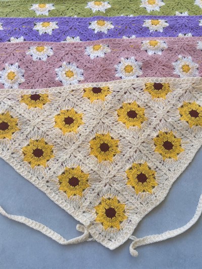 Papatya Desenli Bohem Örme Bandana