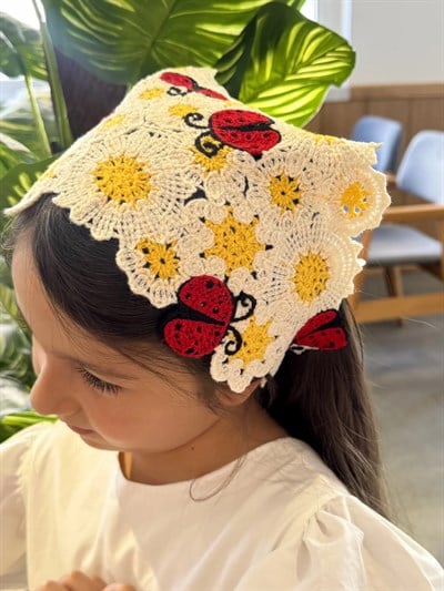 Uğur Böceği ve Papatya Desenli Bohem Bandana