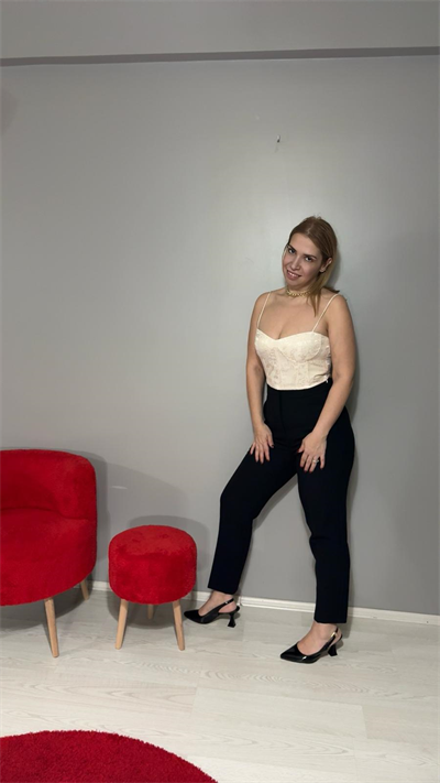 Jakarlı Askılı Bluz Bej