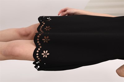 Eteği Çiçek Desenli Lazer Kesim Kısa elbise Siyah
