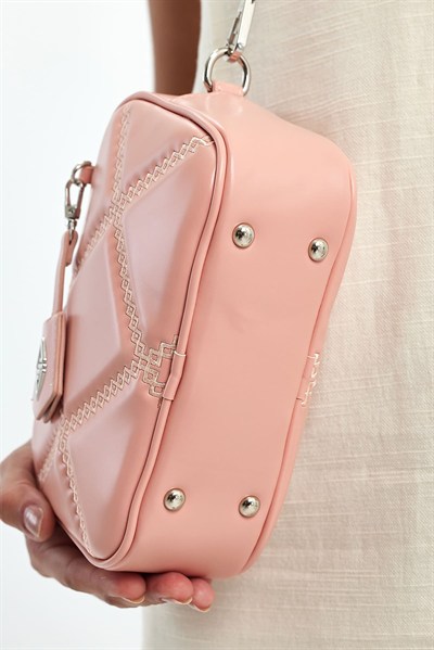 Küçük Boy Nakış Detaylı Crossbody Çapraz Askılı Kadın Omuz Çantası Pudra