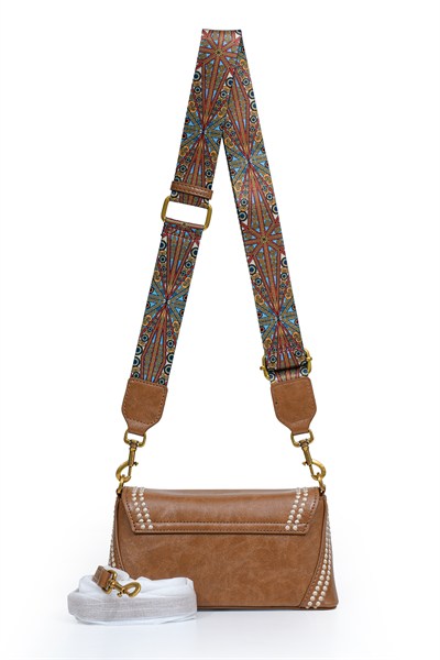 Otantik Fayton Metal Logo ve Etnik Desen Detaylı Kadın Omuz Çantası LV930575 Camel