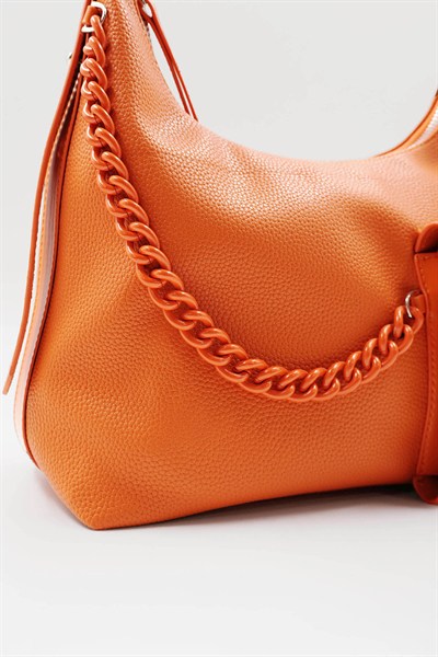Zincir ve Ön Cep Detaylı Ayarlanabilir Askılı Kadın Günlük Omuz Çantası Turuncu