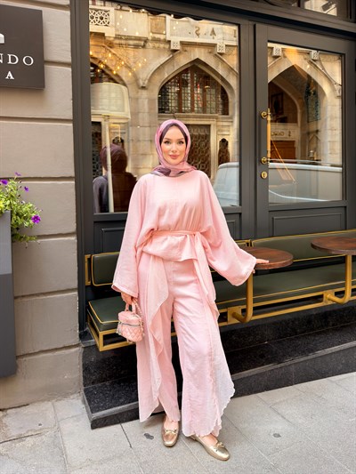 SELEN TAKIM | PEMBE