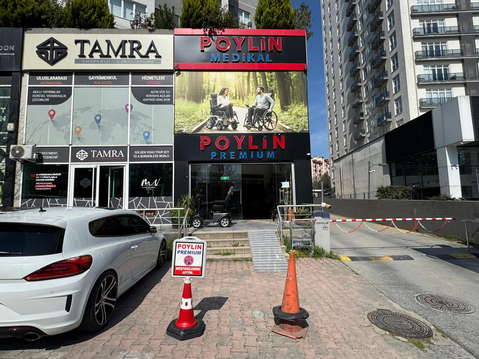 Poylin Premium Bahçeşehir mağazası dış cephe