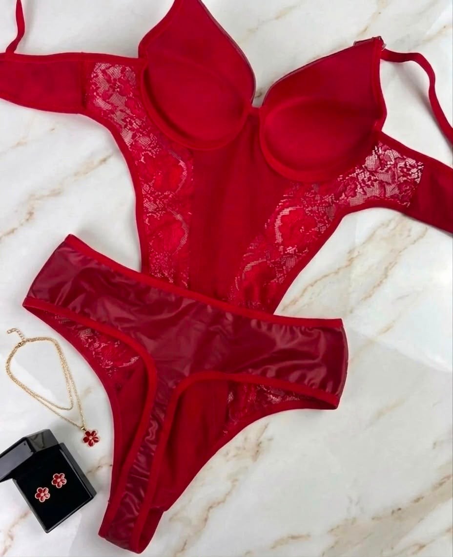 Midnight Elegance Kırmızı Destekli Bodysuit
