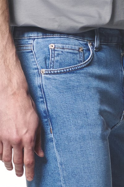 Slim Fit Jean