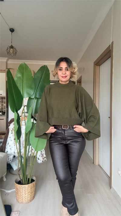 Crop Kazak Haki