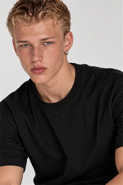 Basic T-Shirt