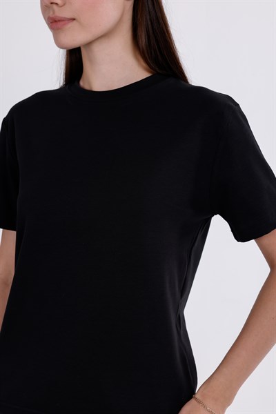 Basic T-Shirt
