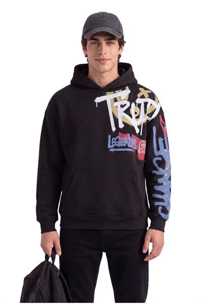 Grafiti Baskılı Kapüşonlu Sweatshirt