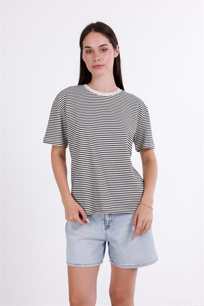 Kısa Kollu Çizgili T-Shirt