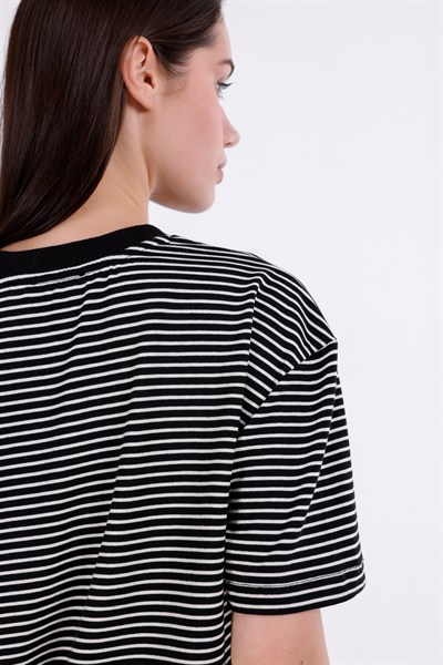 Kısa Kollu Çizgili T-Shirt