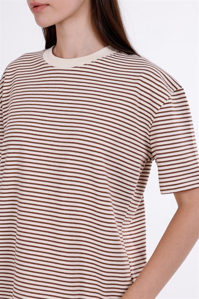Kısa Kollu Çizgili T-Shirt