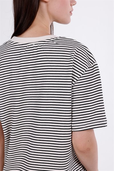 Kısa Kollu Çizgili T-Shirt
