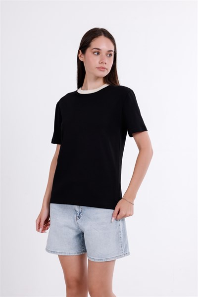 Kontrast Yaka Basic T-Shirt