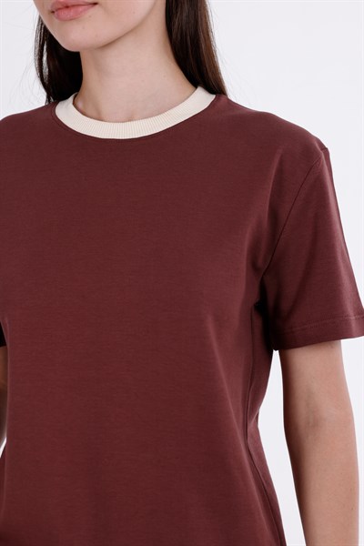 Kontrast Yaka Basic T-Shirt