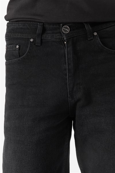 Tapered Jean