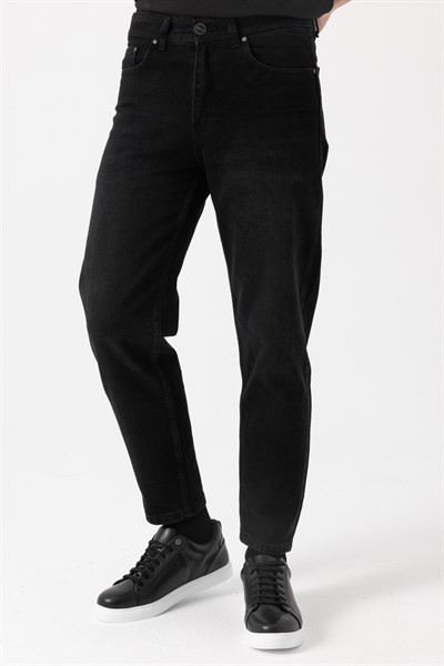 Tapered Jean