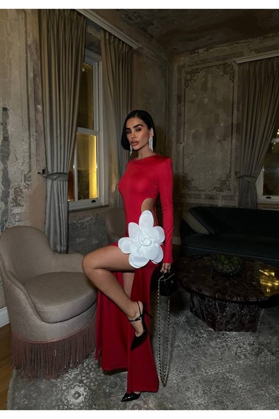 Kadın Aksesuar Detaylı Yırtmaçlı Cut-Out Maxi Elbise