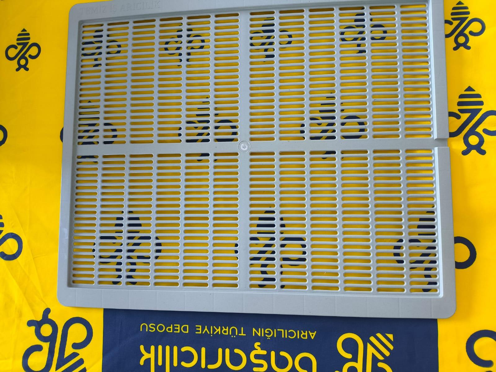 TIRNAKLI ANA ARI IZGARASI