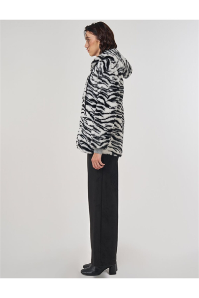 Kayra Zebra Desen Peluş Ceket Siyah