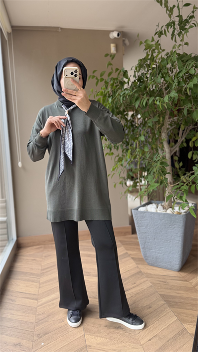 Gold Detaylı Fularlı Merserize Tunik | Yeşil