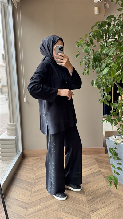 Oysho Yanları Taş Detaylı Rahat Takım | Siyah