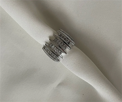 Zigzag Kıkırdak Küpe