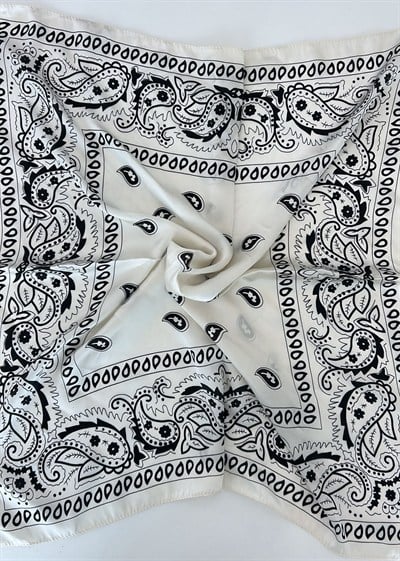 70*70 Beyaz Siyah Şal Desen Saten Fular