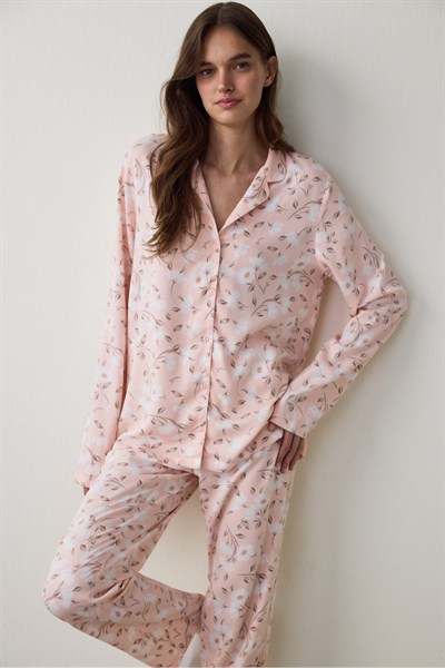 Açık Pembe Ellie Çiçekli Gömlek Yaka Uzun Kol Pijama Takımı