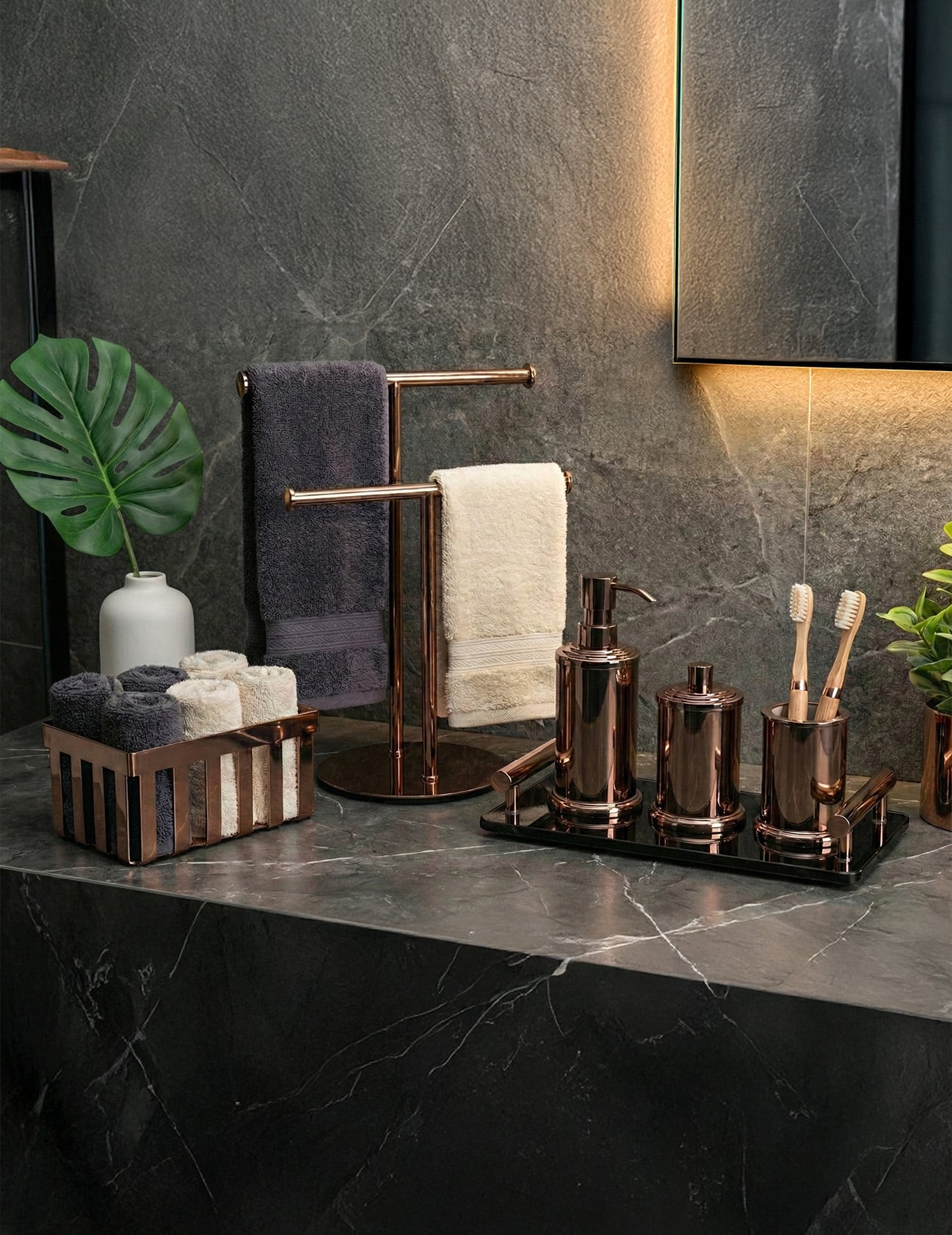 TEZGAH ÜSTÜNDE DÜZEN