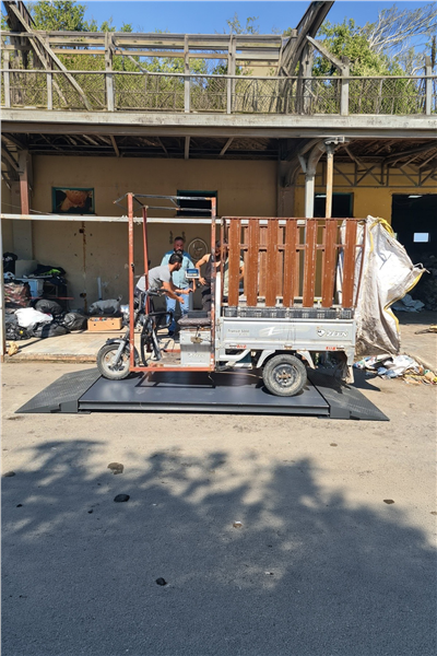 Düz Platform Rampalı Hurdacı Baskülü 150x250 Cm 3 Ton Şarjlı 4 Hücreli