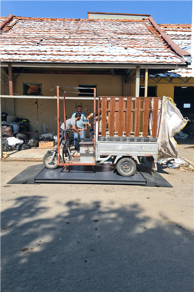Düz Platform Rampalı Hurdacı Baskülü 150x300 Cm 3 Ton Şarjlı 4 Hücreli