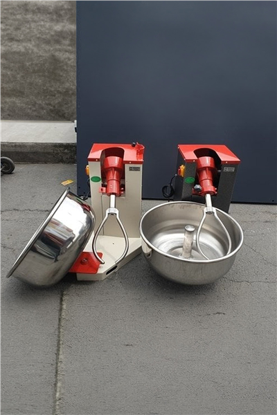 Hamur Yoğurma Makinesi Devirmeli 25 Kg