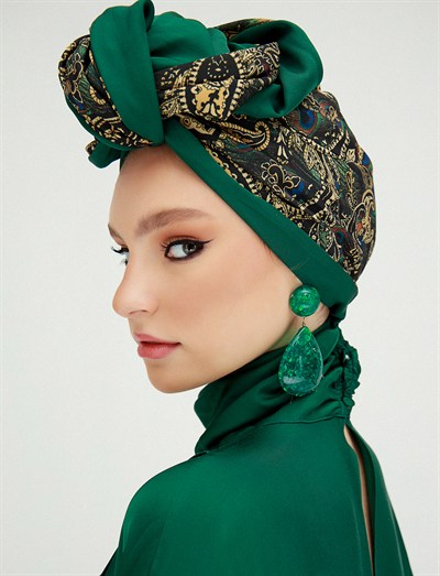 Green Shawl Serpsuhi